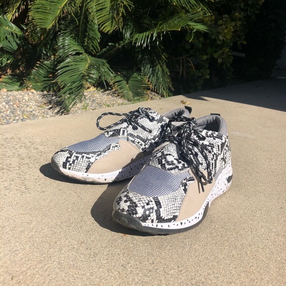 Snake print sneakers - Picture 2 of 3